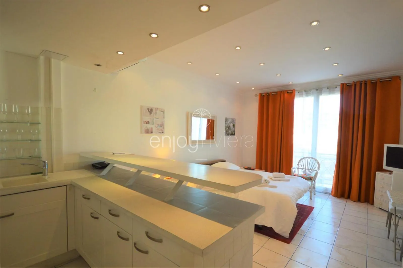 Palais Miramar - Suite White Jardin - 20M Plage Cannes Apartment